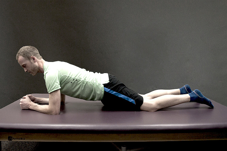 plank knees to elbow