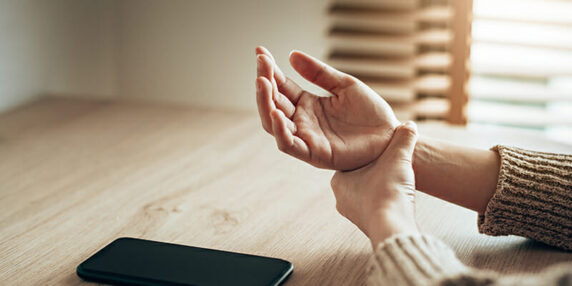 Top 5 Ways to Avoid Hand Overuse | Summit Orthopedics