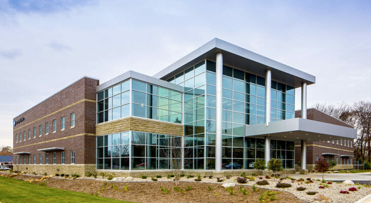 Minnetonka Surgery Center Front Entrance and side of the building of Highway 7