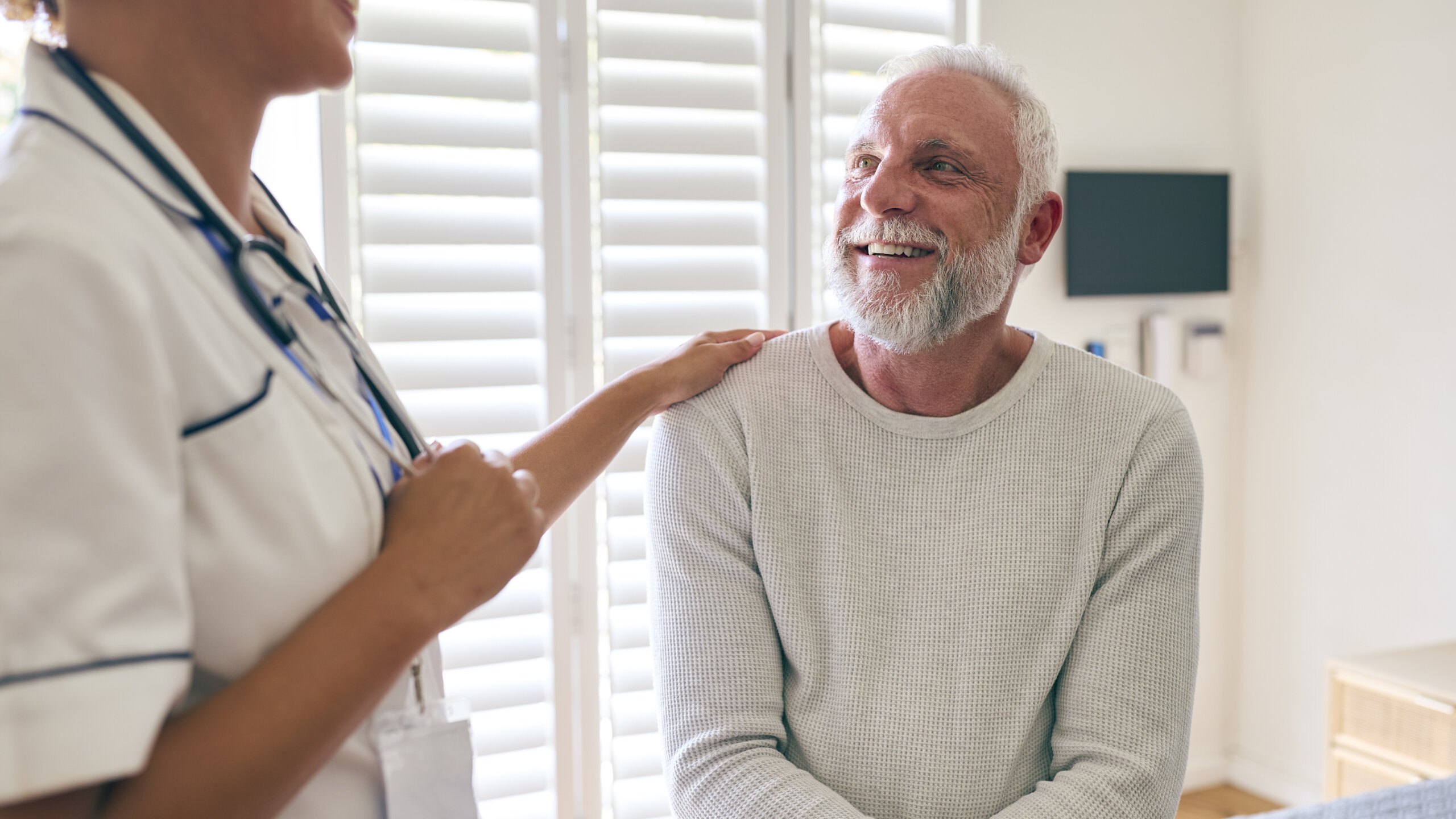 patient discussing trauma care